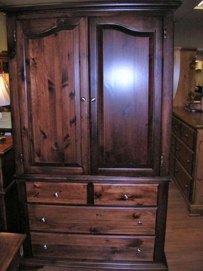 Pine Rideau Collection Crown Top Armoire