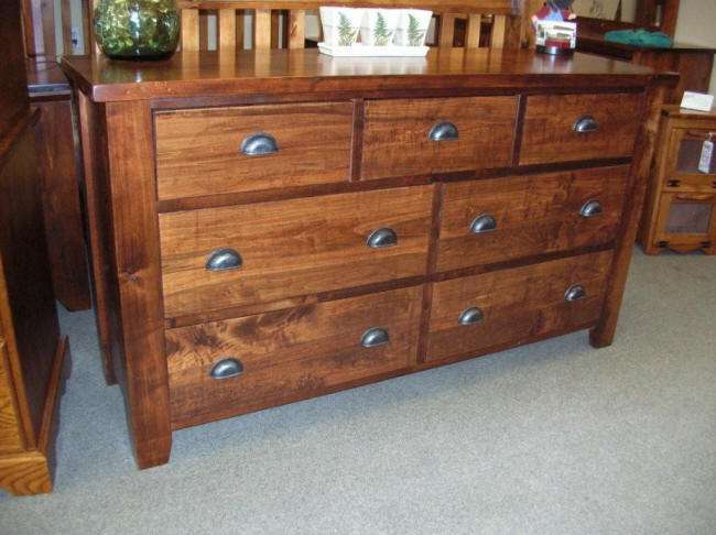 Dakota Wormy Maple 7 Drawer Dresser